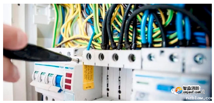 电气图纸中那些管线及敷设的字母符号表示什么意思?